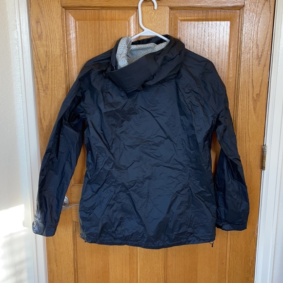 Mountain HardWear women’s rain coat - Picture 2 of 6